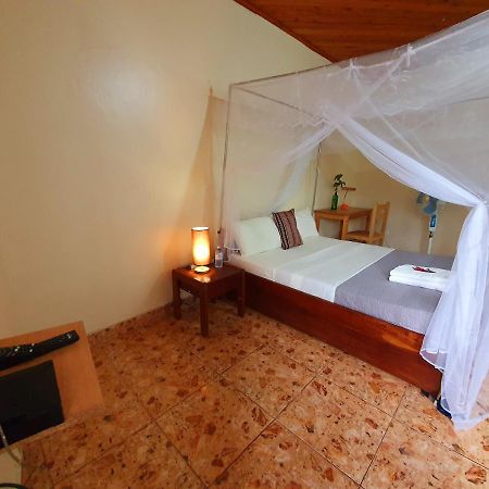 אנטבה Annas Bed And Breakfast מראה חיצוני תמונה