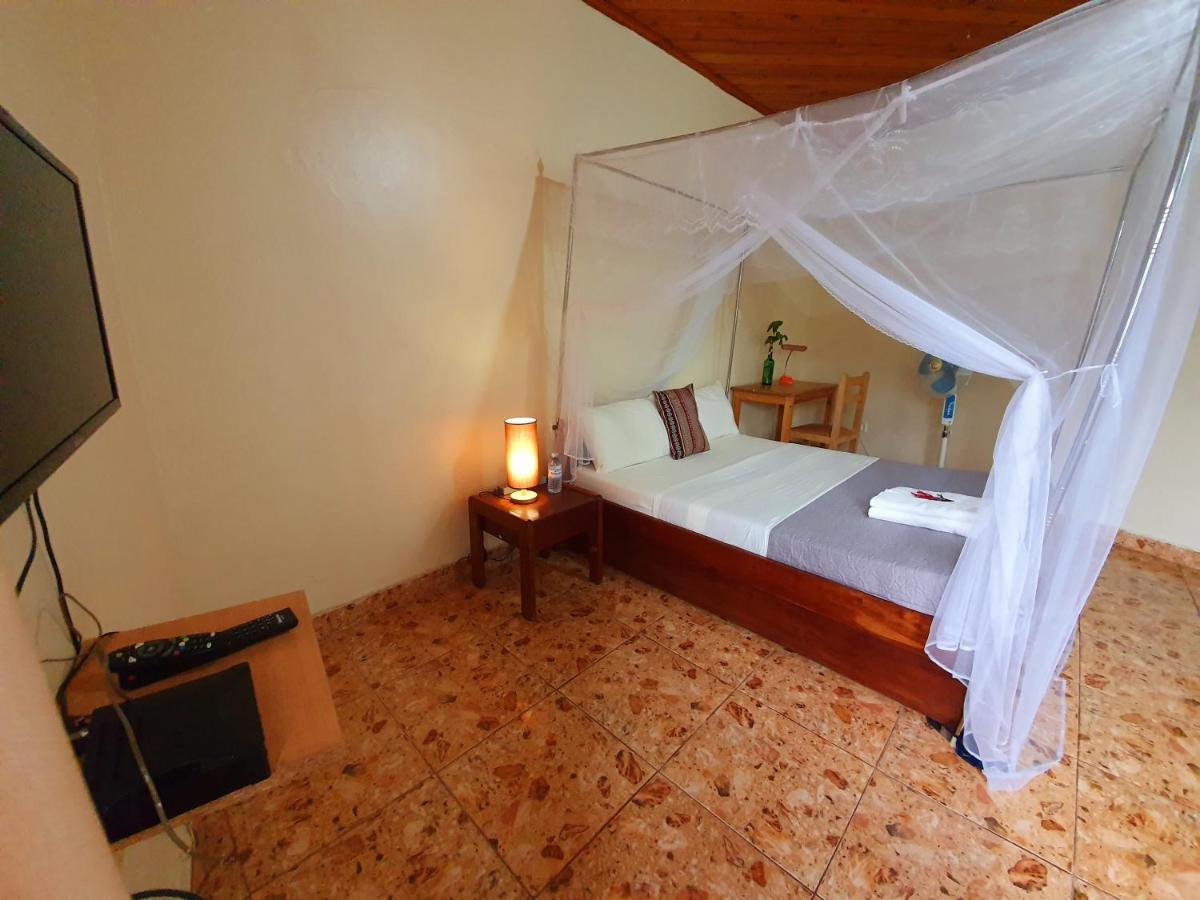 אנטבה Annas Bed And Breakfast מראה חיצוני תמונה