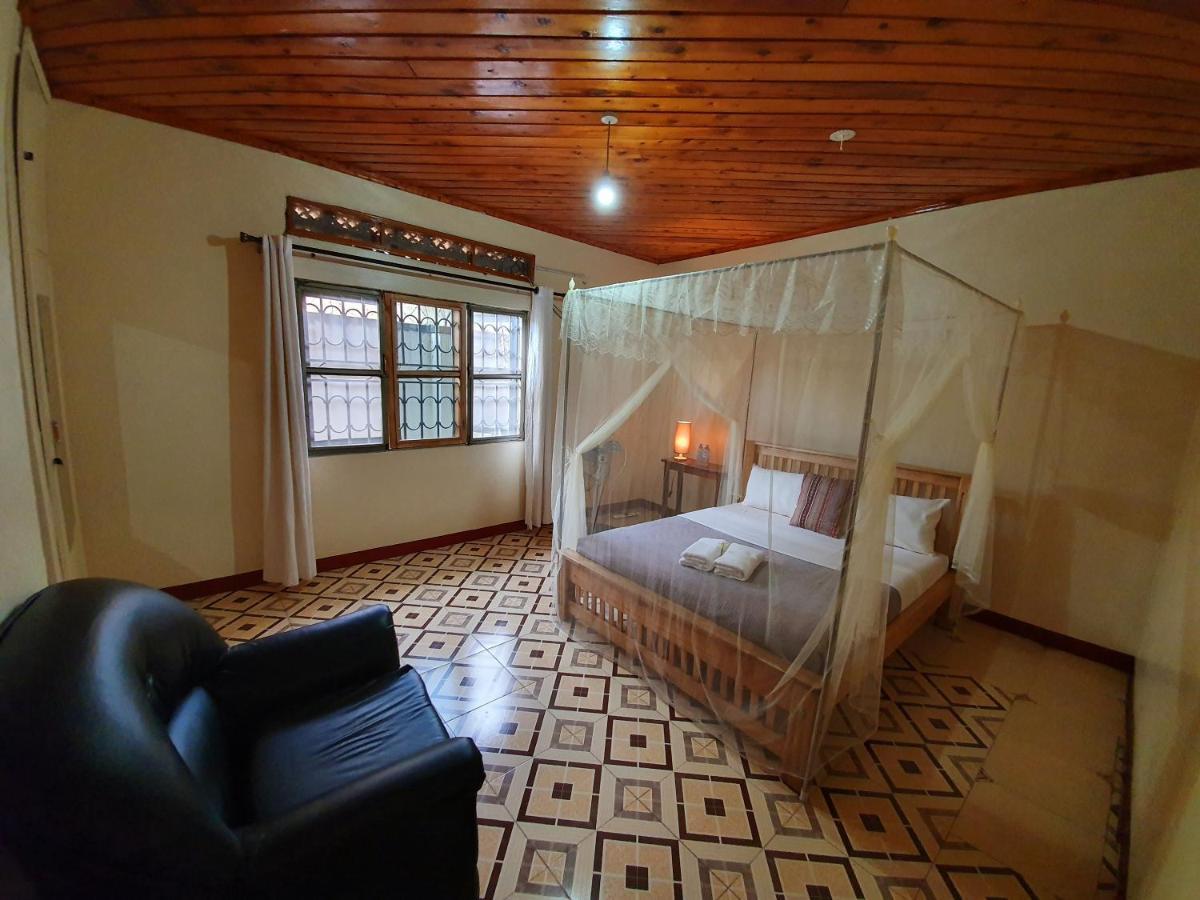אנטבה Annas Bed And Breakfast מראה חיצוני תמונה
