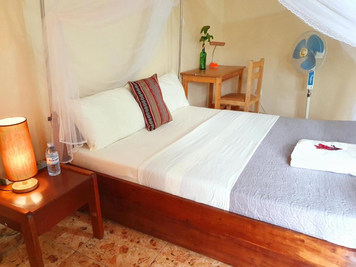 אנטבה Annas Bed And Breakfast מראה חיצוני תמונה